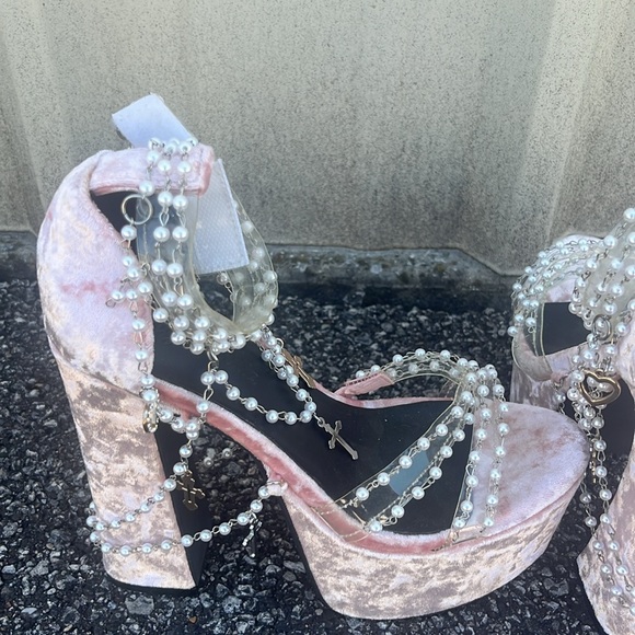 ‼️Dolls Kill X Sugar Thrillz‼️Holy Revelations Pink Velvet Platform Heels Size 8 - Picture 8 of 8